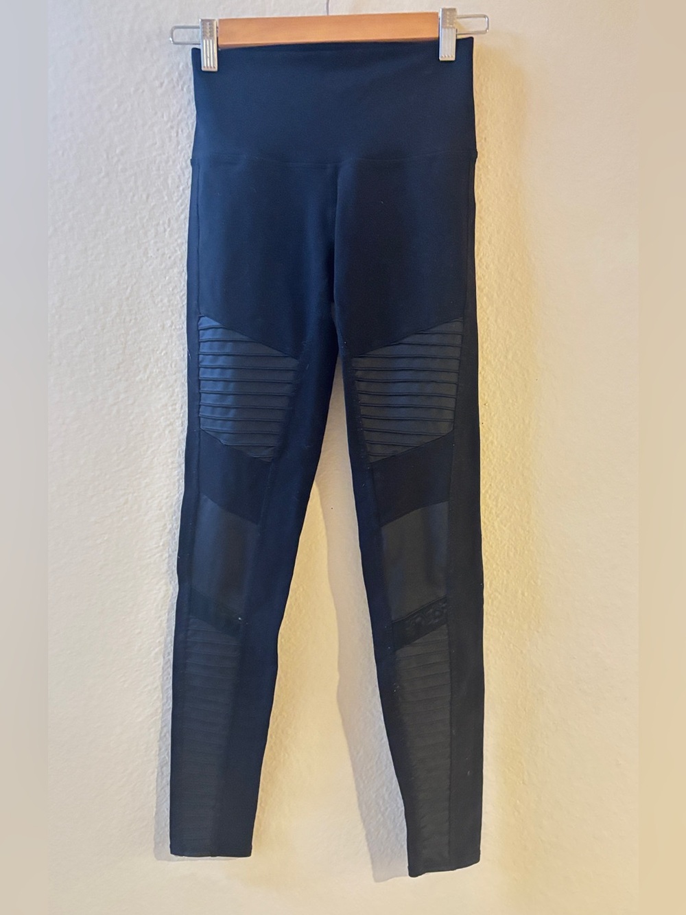 ALO Black Moto Leggings Size Small
